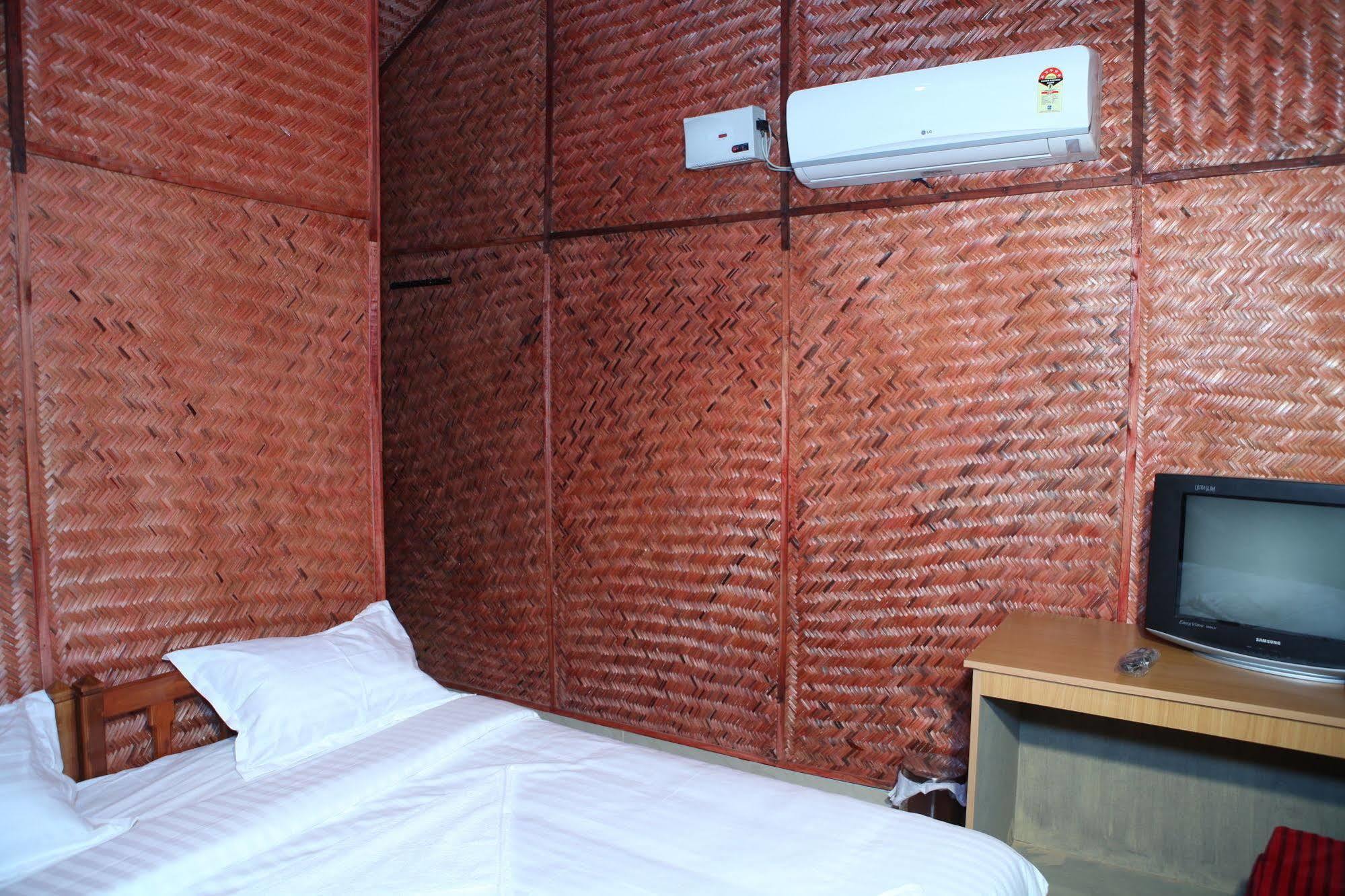 Savithri Inn Bamboo Cottages & Resorts Varkala Exterior photo